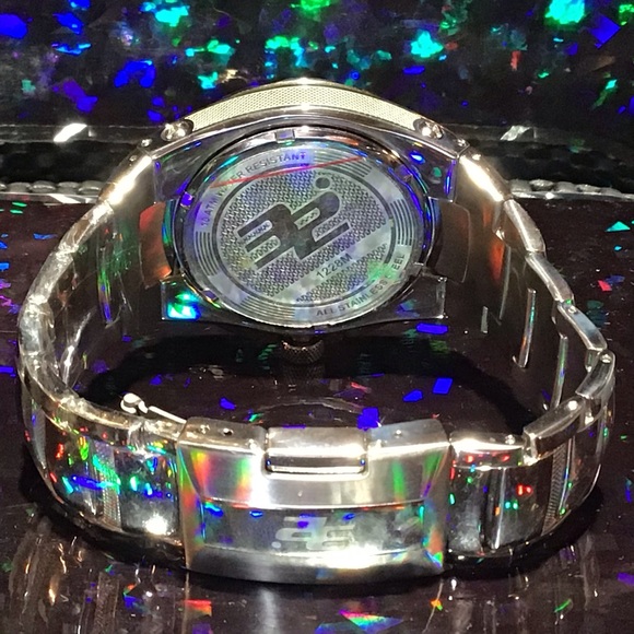 32* Degrees - Picture 7 of 12